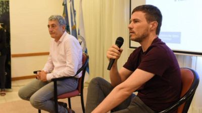 Costa encabez� un encuentro de turismo y cultura
