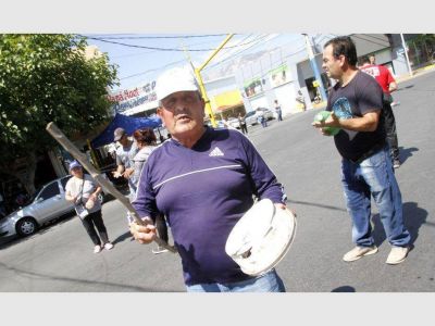 Por la perforaci�n de un vecino, unas 1.500 personas llevan un mes sin agua 