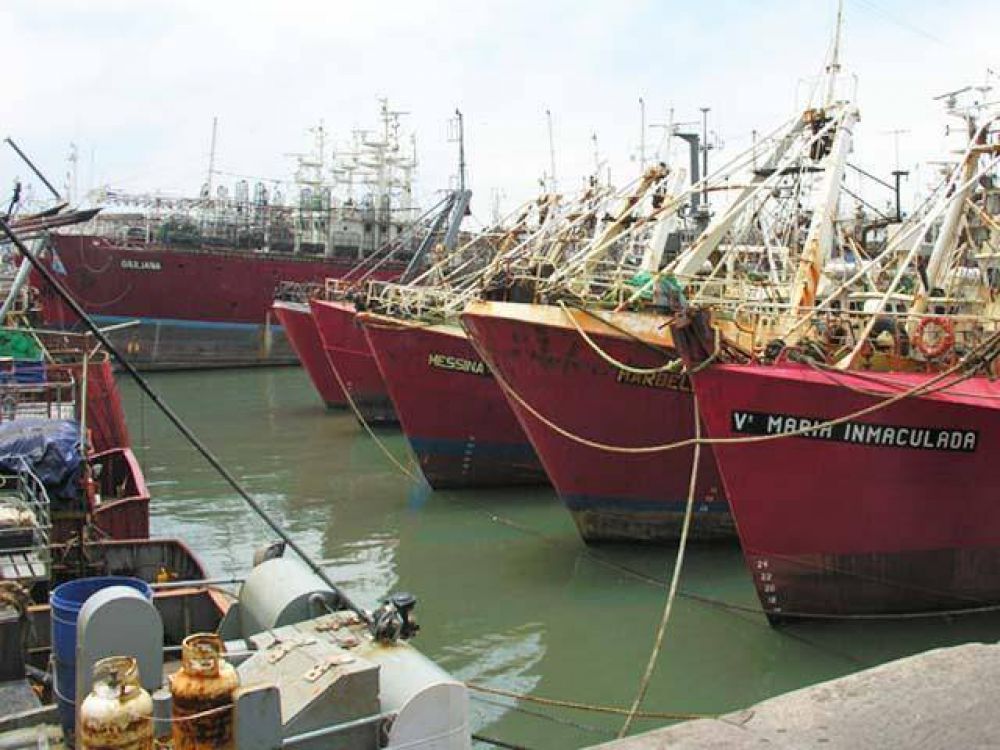 Capitanes y oficiales de pesca demorarán el jueves la salida de buques fresqueros