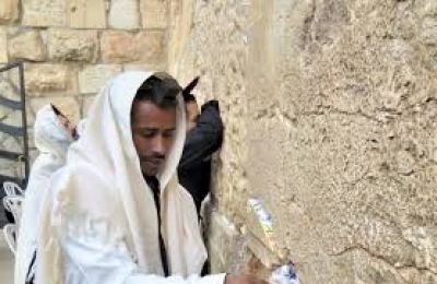 La Uni�n Mundial de Estudiantes Jud�os (WUJS) solicita a Israel traer a los et�opes restantes