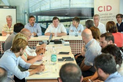 Trabajan en establecimientos educativos municipales para el normal inicio de clases el 2 de marzo