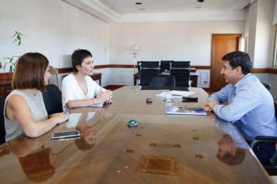Mayra Mendoza se reuni� con el ministro Daniel Arroyo