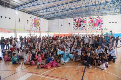 Montenegro inaugur� la Colonia de Verano Municipal