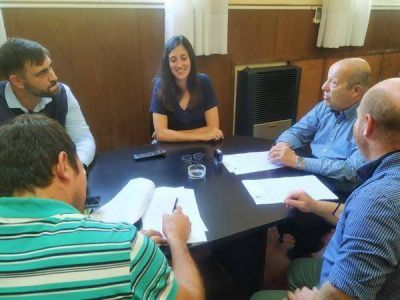Jorge Paredi firm� convenio para radicaci�n de planta purificadora de agua en Mar Chiquita