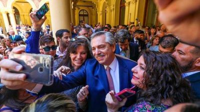 Agenda improvisada y salidas fuera de protocolo: el estilo de Alberto Fern�ndez complica el trabajo de la custodia presidencial
