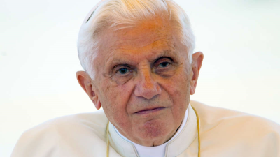 Benedicto XVI ve disminuir sus fuerzas y extra�a Baviera