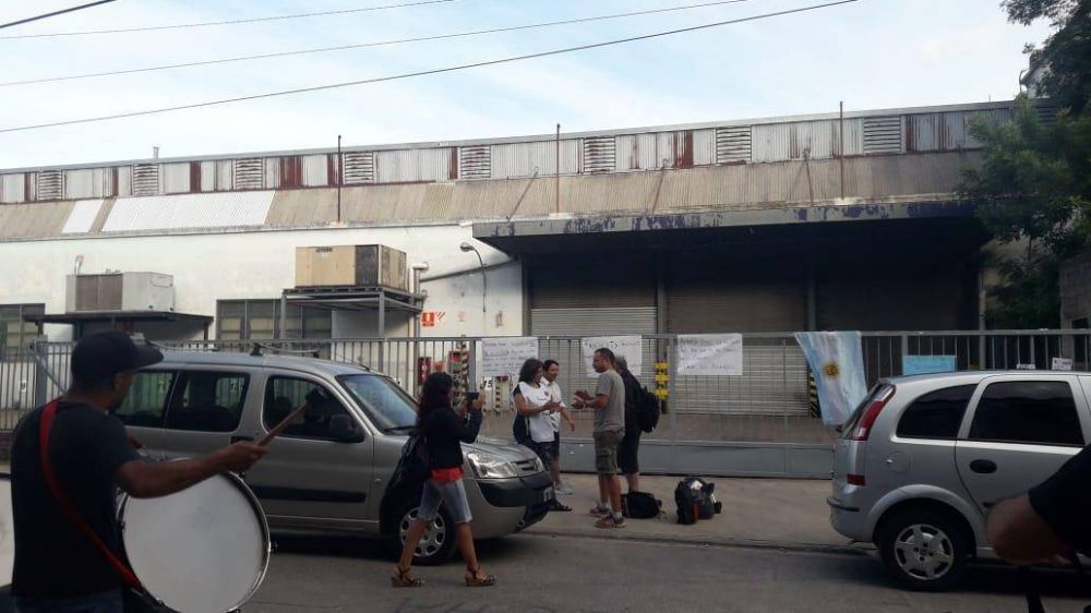 Apuntan al barrionuevismo por dar va libre para otra tanda de despidos masivos en Tsu Cosmticos