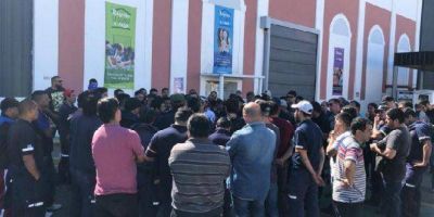 Cierre de Kimberly-Clark: los trabajadores vuelven a marchar e insisten que �ac� no hab�a crisis�