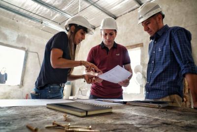 Fernando Gray supervis� obras en las Escuelas 13 y 24