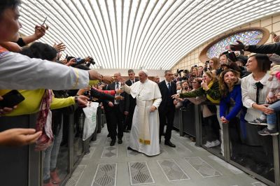 Primera catequesis del a�o: �La vida de quien se da a Dios por amor, ser� siempre fecunda�