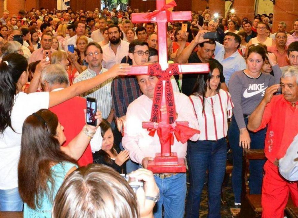 La Iglesia acompaa los festejos en la Cruz Gil