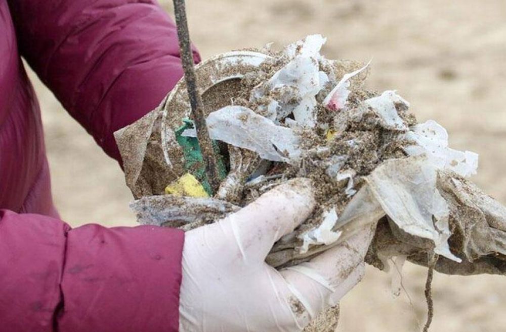 El 83% de los residuos encontrados en las playas son plsticos