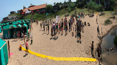 Protesta de vecinos y turistas en Luna Roja