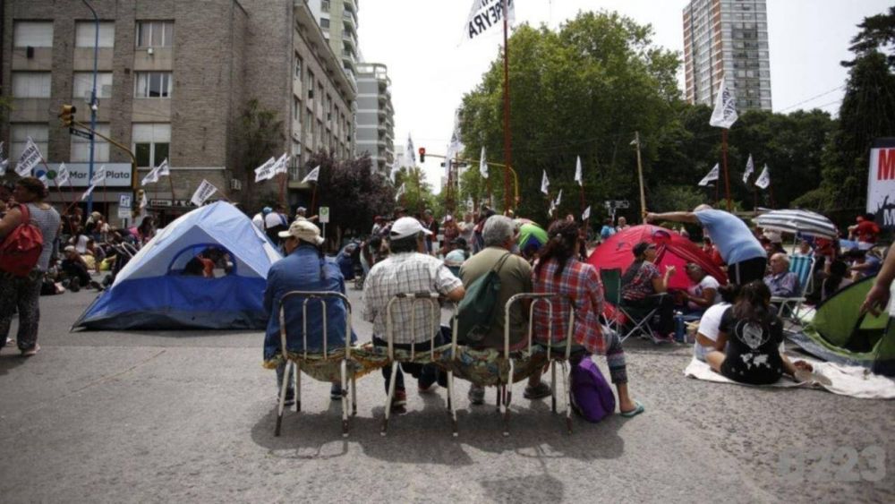 Sin respuestas, organizaciones sociales se preparan para acampar en la Municipalidad