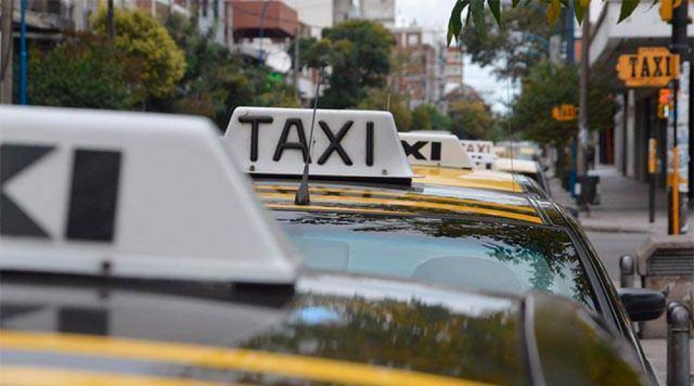 Taxistas afirman que “se incrementó el trabajo” y celebran que “haya llegado mucha gente a la ciudad”