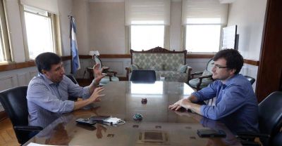 Lucas Ghi y Daniel Arroyo ultimaron detalles para la llegada de la Tarjeta Alimentaria a Mor�n