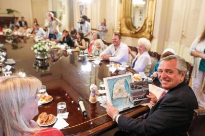 Alberto Fern�ndez a Madres y Abuelas: �Mi compromiso con ustedes es inquebrantable�