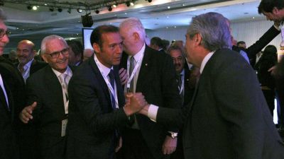 Alberto pone en duda la prioridad de Vaca Muerta y enciende alarmas en el sector