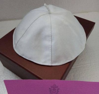 El Papa obsequi� un solideo para la Virgen de Luj�n que estuvo en Malvinas
