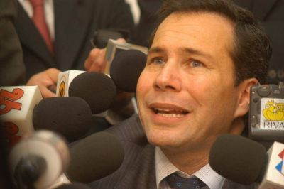 La familia, la DAIA, la AMIA y la Asociación de Fiscales se bajan del acto por Nisman