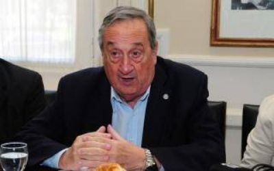Tandil: Concejal oficialista plante� congelar sueldos y el intendente dijo que era �demagogia�