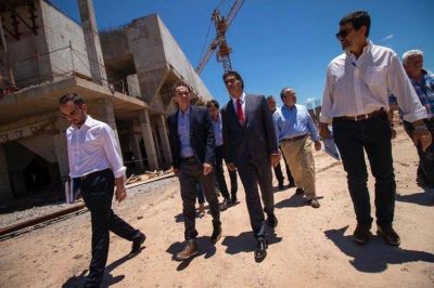 Operativo transparencia: el Gobierno quiere que la oposici�n y las universidades puedan controlar la obra p�blica