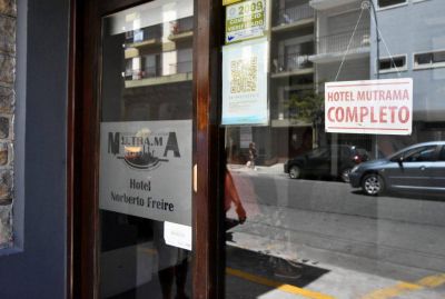 Dormir en el auto o en un departamento de lujo por 200 d�lares: qu� hicieron los turistas que no encontraron alojamiento