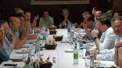 Paredi le solicit� a Trotta la finalizaci�n de la escuela de Camet Norte