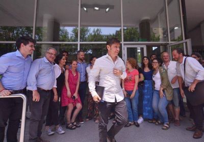 Kicillof deja en suspenso el cierre de paritarias y pone sus esfuerzos en resolver la deuda en febrero