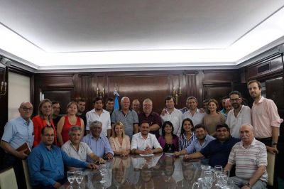 Albertismo afina operativo seducci�n a intendentes PJ