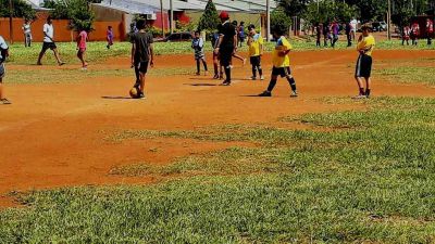 Convirtieron un basural en una escuelita de f�tbol