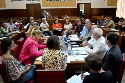 Controversia por el aumento de  la planta pol�tica del municipio