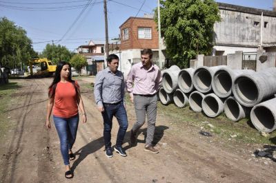 Nardini recorri� una nueva obra en Malvinas Argentinas