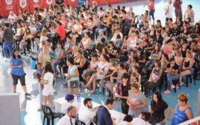 Entrega de la Tarjeta Alimentaria en el polideportivo Gorki Grana de Mor�n