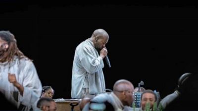 Kanye West compartió su testimonio con 17,000 estudiantes