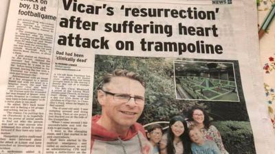 Pastor muere pero vuelve a la vida después de cadena de oración global