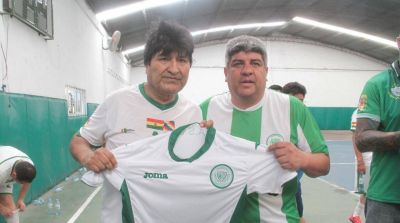 Partido de fútbol mediante, Pablo Moyano ratificó su respaldo a Evo Morales
