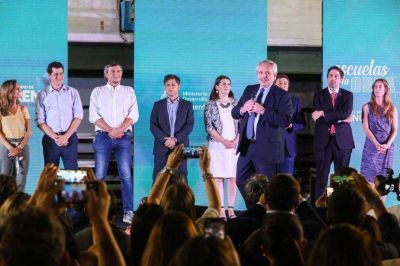 Alberto lanz� junto a Kicillof un plan de refacci�n de escuelas y record� a Sandra y Rub�n