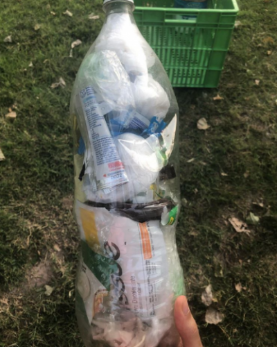 Siete j�venes inician una campa�a para reciclar pl�stico