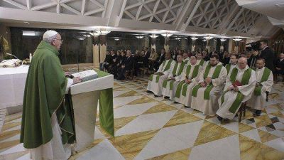 El Papa: �Somos cristianos o mundanos? Dios nos juzgar� con la misma medida