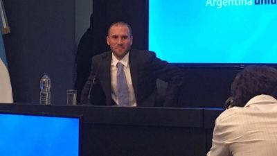 El dilema de Guzm�n: rescatar a Buenos Aires o negociar bajo default