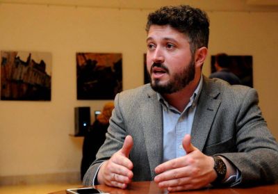 Siciliano cuestion� el plan de obras para las escuelas
