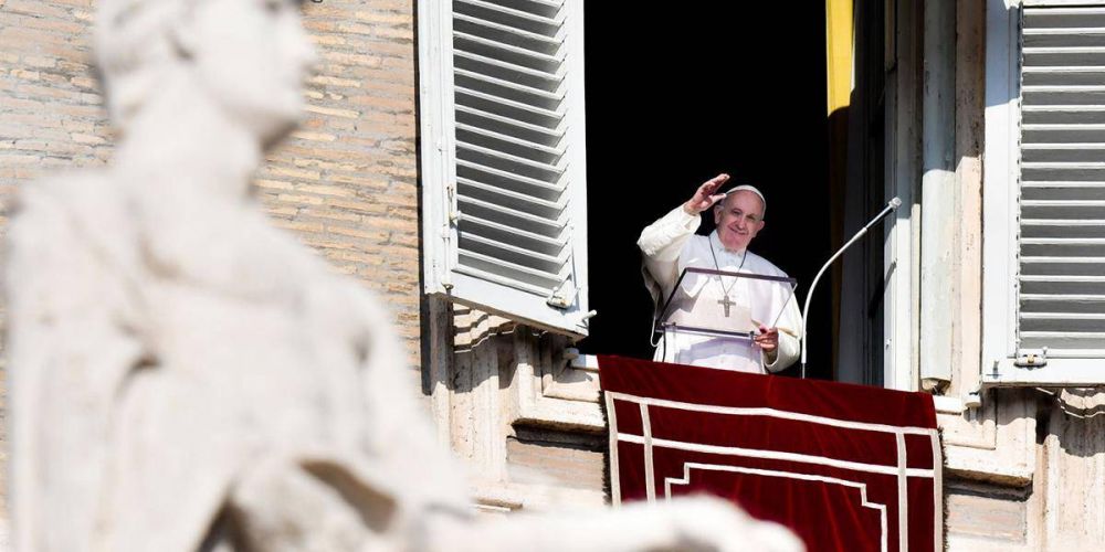 El Papa en el �ngelus: �Movimiento y asombro, actitudes para servir a los hermanos�