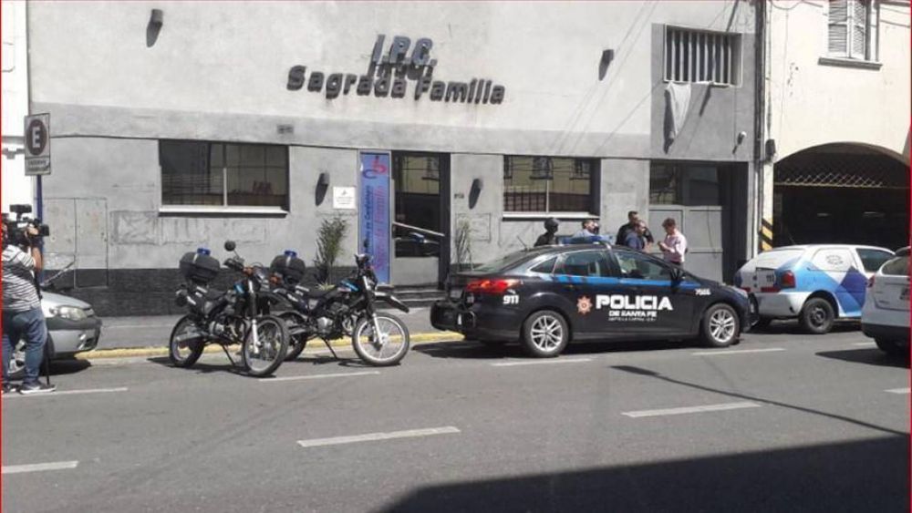 Santa Fe: la clnica Sagrada Familia ech a 50 trabajadores, y la provincia busca al dueo con la polica