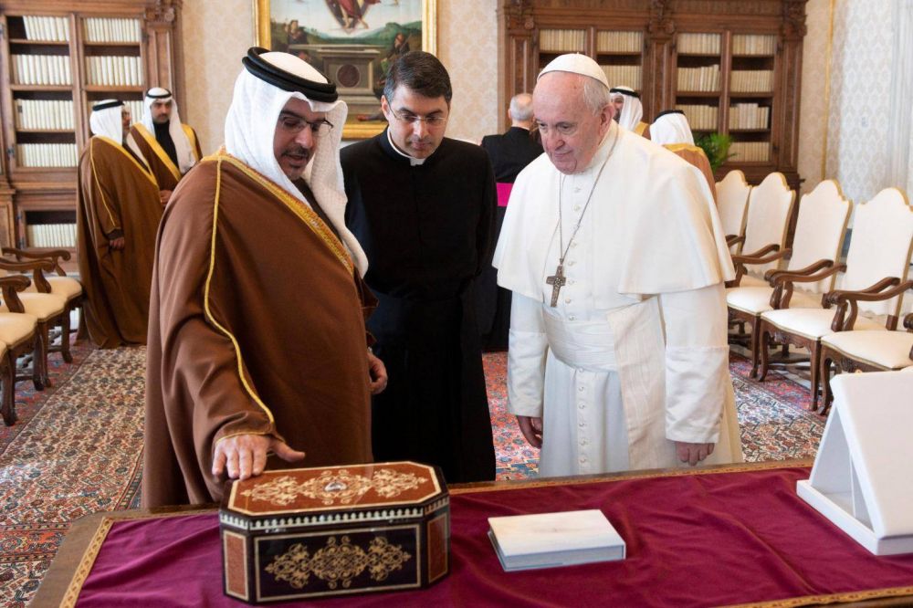 Bahrein: Francisco recibe al prncipe heredero Salman bin Hamad Al Khalifa