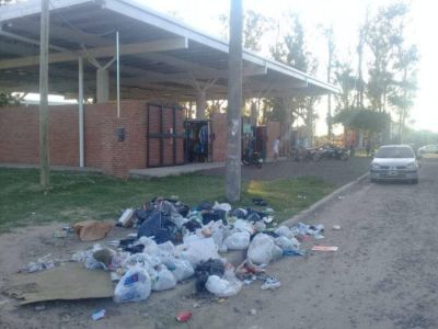 Basurales en el paseo de compras