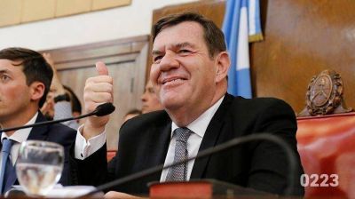 En medio del temporal, Montenegro celebr� su primer triunfo pol�tico