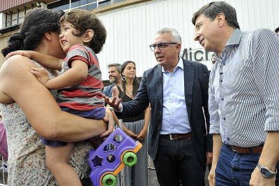 Zamora y Arroyo, presentes en la entrega de tarjetas AlimentAr en Tigre