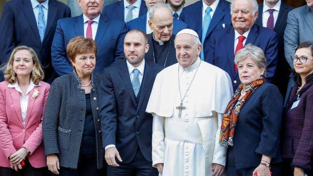 El Papa: un mundo rico puede y debe acabar con la pobreza