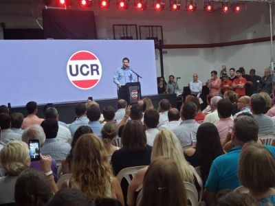 Cumbre del radicalismo: �El pueblo nos dar� la oportunidad de ser gobierno de la mano de la UCR�